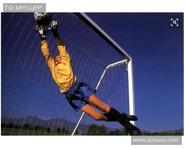 足球射门技巧解析与训练方法分享助你提升进球率与比赛表现